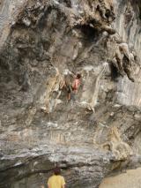 Min_Ton-Sai-Wall-002.jpg